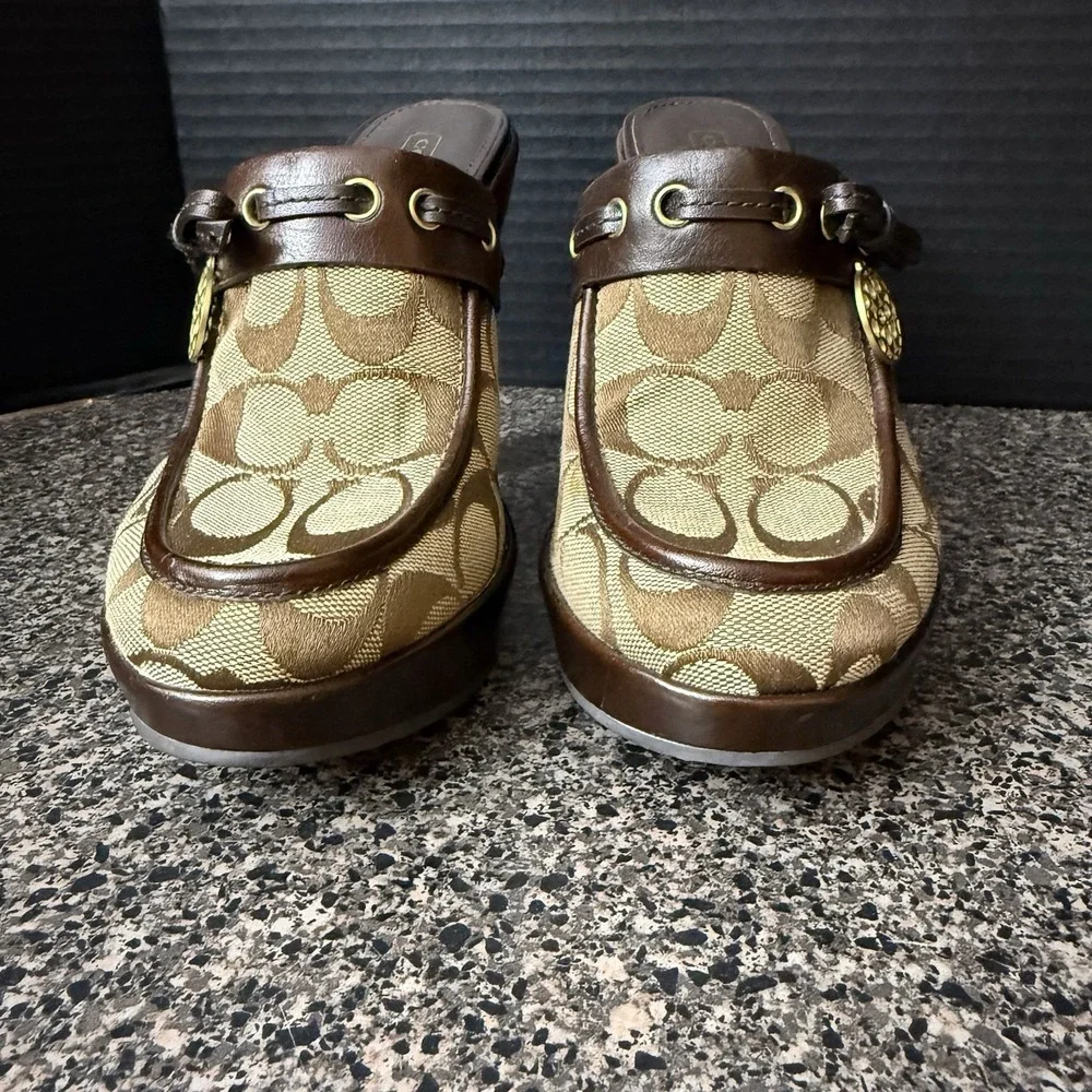 Coach Mule Clogs Womens Size 7B Y2K Brown Jodey Signature Logo Medallion Charm